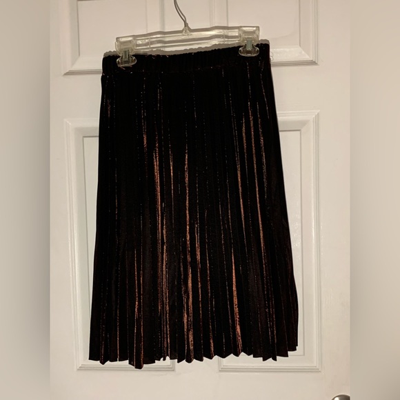 Lauren Conrad Copper Pleated Skirt NWT - Picture 3 of 8